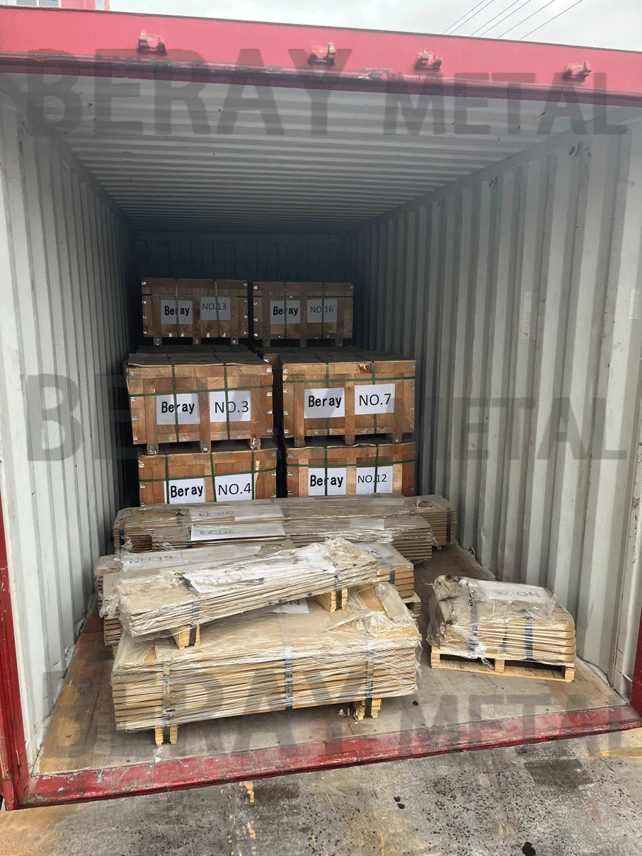 9W1878-Cutting-Edge-Packing